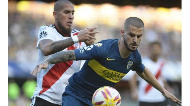 ¡Locura! Benedetto sacó a pasear a la defensa de River y Armani ya metió su primer atajadón