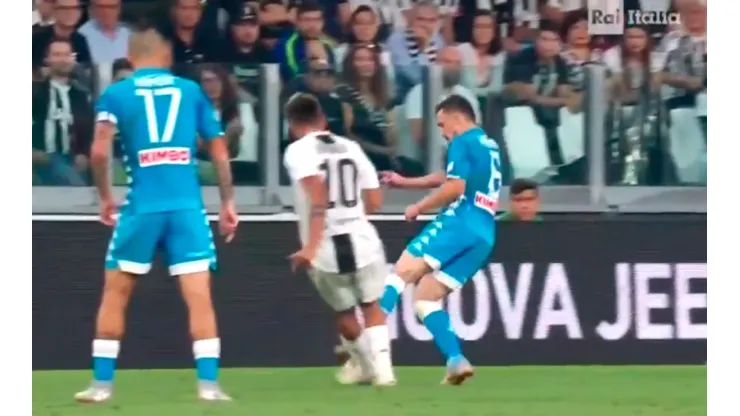 A Dybala le fueron fuerte.
