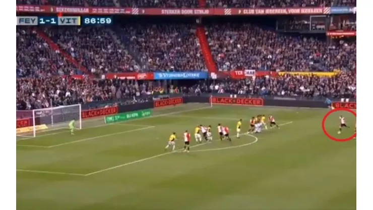 Esta totalmente loco: Van Persie metió un golazo infernal para que gane el Feyenoord