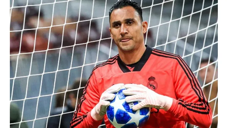 Es martes de Champions League y Keylor Navas lo sabe