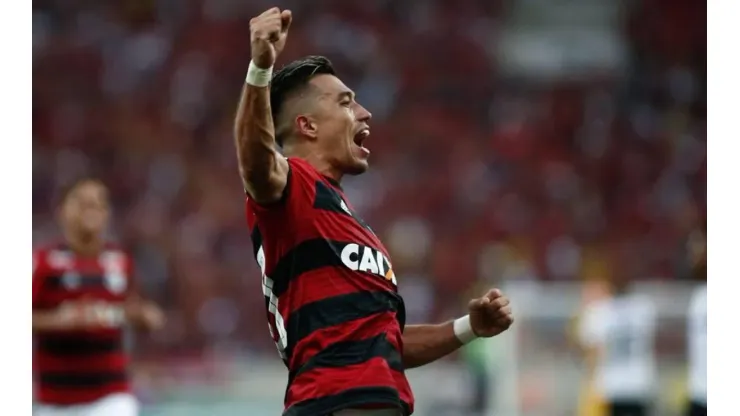 Flamengo destruyó a Fluminense en el Clásico carioca gracias a Fernando Uribe