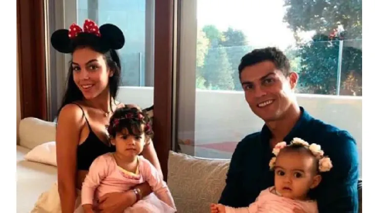 Cristiano Ronaldo junto a Georgina.
