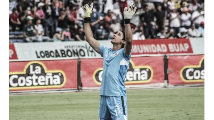 Gran atajada de Toño Rodríguez a Sambueza en el tiro libre