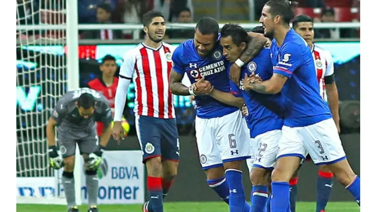 Cruz Azul va por una de las figuras de Chivas para 2019