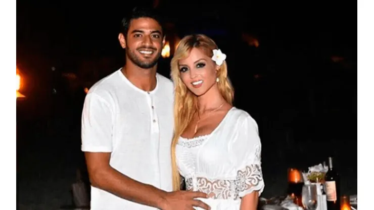 La esposa de Carlos Vela podría ser vital para su llegada al Barcelona