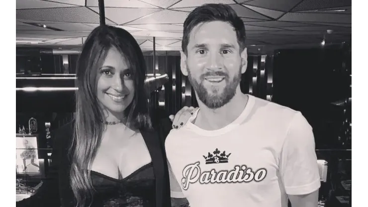 Foto de Lionel Messi con Antonella Roccuzzo.
