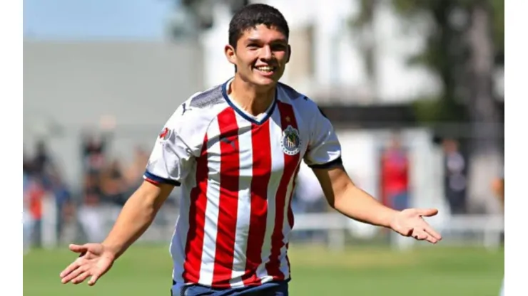 Lo llamaron "gordito" y ahora es la gran promesa de Chivas