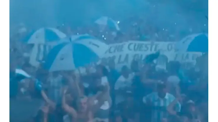 Fiesta total en las afueras del Cilindro. (IG @churrycristaldo)
