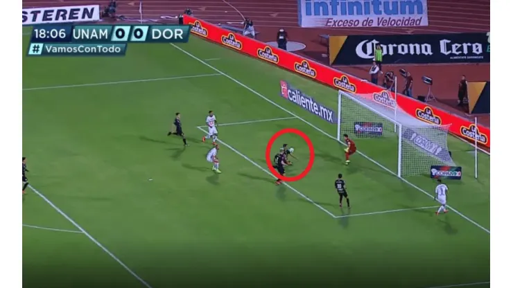 Increíble autogol de Juárez.
