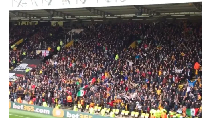 La afición del Wolverhampton enloqueció con Raúl Jiménez y le dedicó una canción