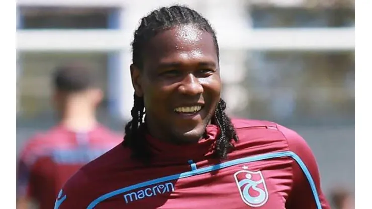 Hugo Rodallega aún no decide entre América o Santa Fe por su familia