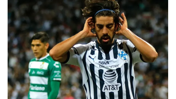 Rodolfo Pizarro podría partir a Francia por una fortuna