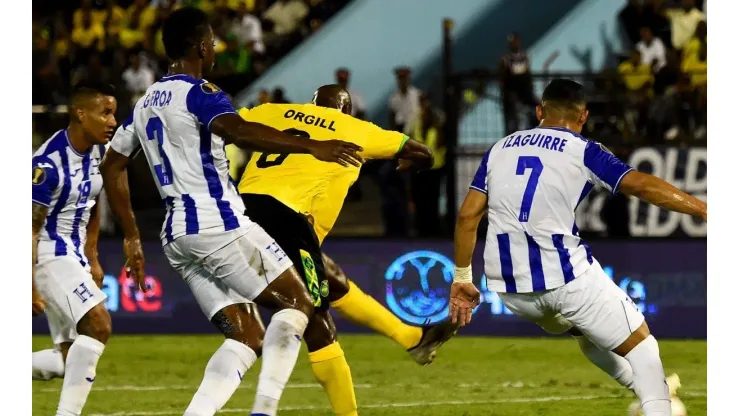 Jamaica pegó primero y goleó 3-2 a Honduras en su debut en la Copa Oro