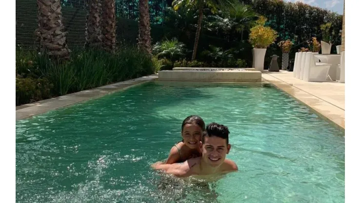 Así disfruta James Rodríguez sus vacaciones, mientras se resuelve su nuevo equipo