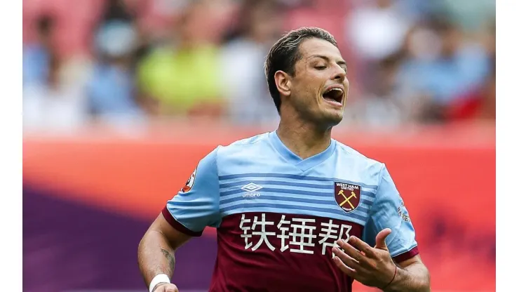 Chicharito, titular en la derrota del West Ham en China