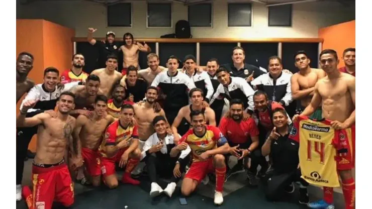 Monarcas consiguió su primera victoria y hundió al Pachuca al ganarle 1-2 de visitante