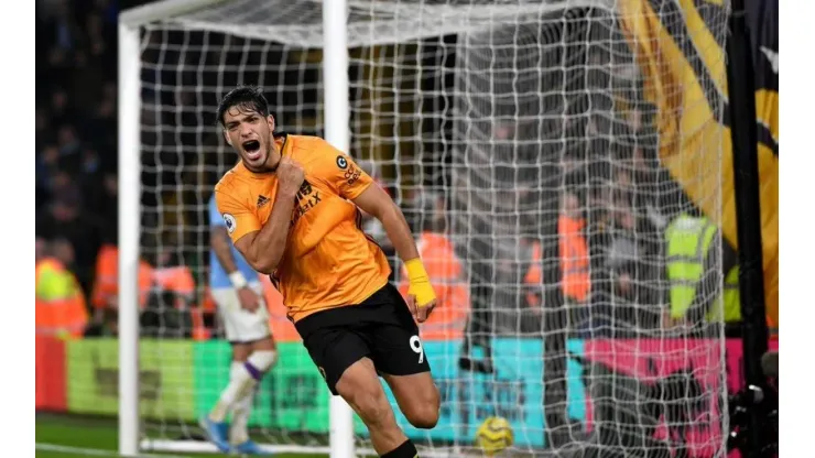 Partidazo: de la mano de Raúl Jiménez, Wolves le remontó al City