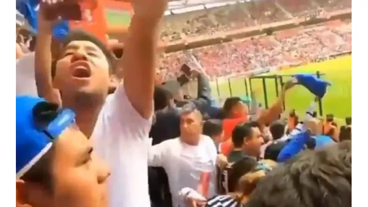 VIDEO: la hinchada del Cruz Azul festejaba la victoria, pero en el final Leo Fernández arruinó todo