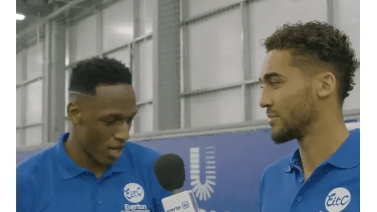 Yerry Mina contestó entrevista en inglés y terminó pidiendo un reto de baile