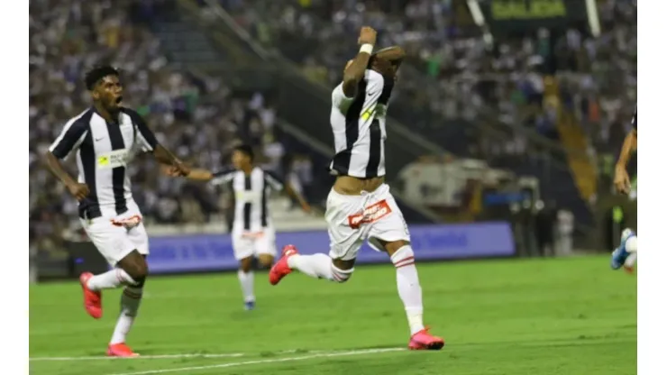 Arroé marcó el 1-0 definitivo de Alianza Lima.
