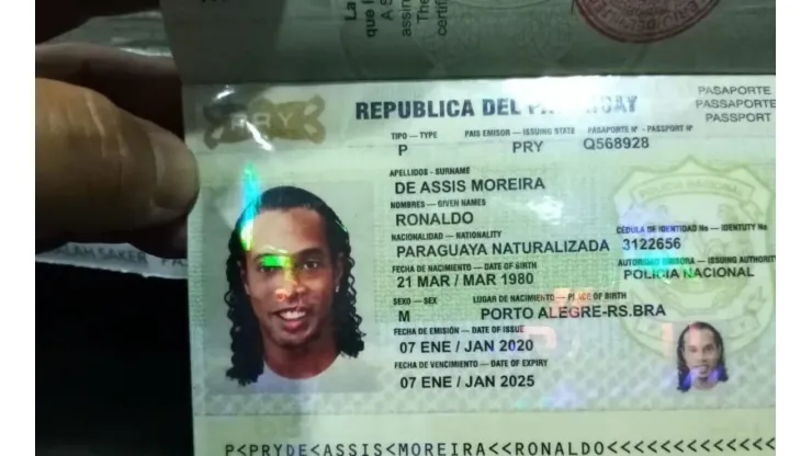 La pena que puede enfrentar Ronaldinho por ingresar a Paraguay con un documento falso