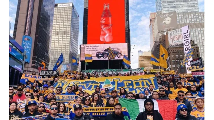 Los fieles aficionados siguieron al equipo hasta Nueva York
