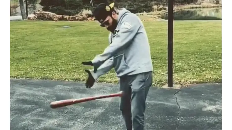 Video: el malabarista del béisbol nos sorprendió con estos trucos imperdibles