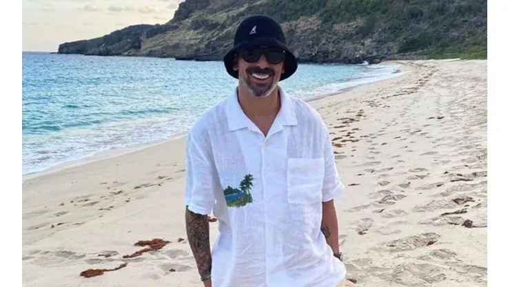 El picante cruce del Pocho Lavezzi con un seguidor en un posteo de Instagram