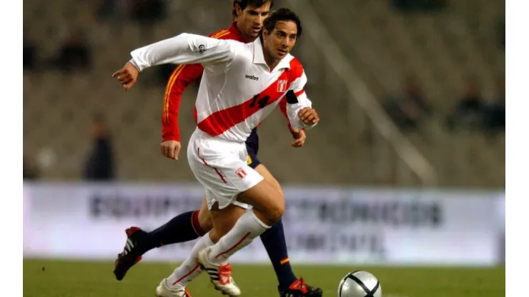 Claudio Pizarro supo lo que es enfrentarse a España con Perú.
