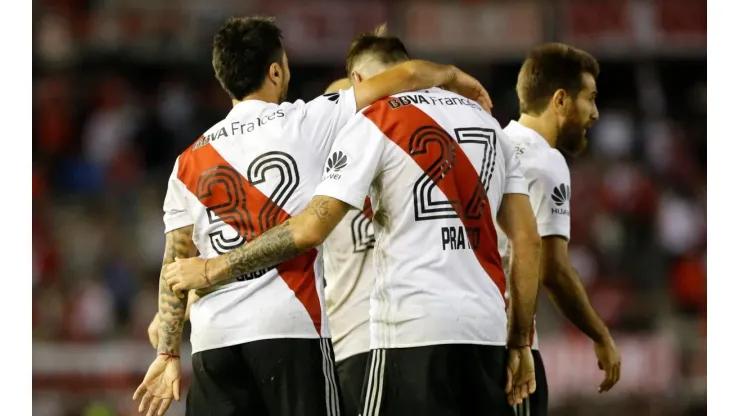 Foto de Lucas Pratto con Ignacio Scocco.
