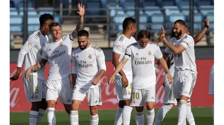 Un tiempo le alcanzó al Real Madrid para vencer al Eibar y seguir cerca del Barcelona