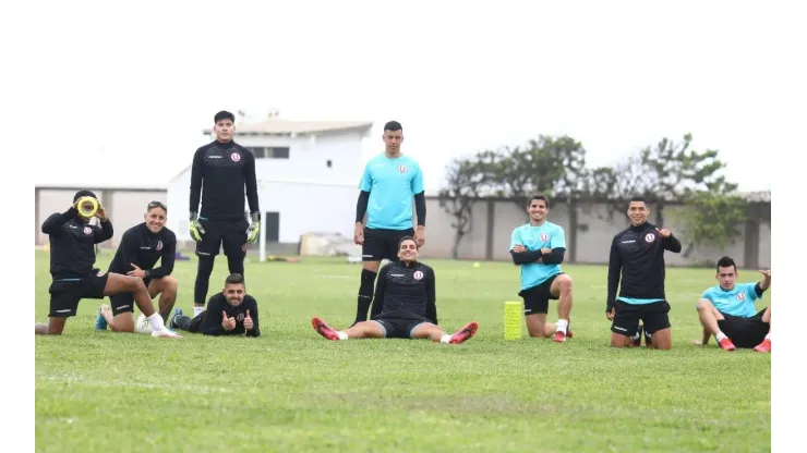 Universitario perdió un punto por falta de pagos.
