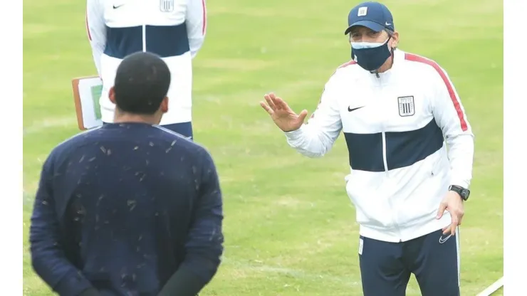 Mario Salas todavía no dirige un partido oficial con Alianza.
