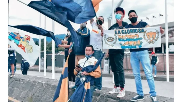 Los aficionados de Pumas estuvieron presentes en Ciudad Universitaria, pese a epidemia. (@MXESTADIOS)
