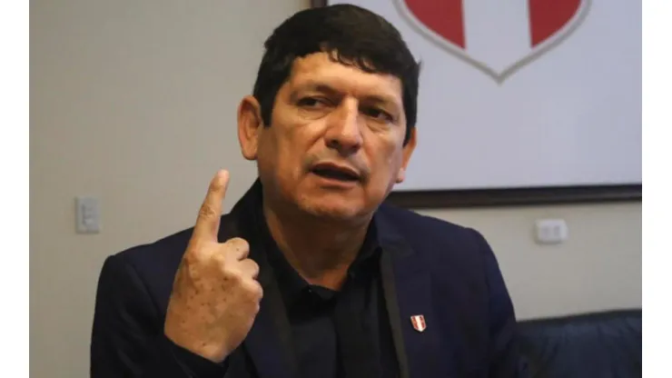 Agustín Lozano es el presidente de la FPF.
