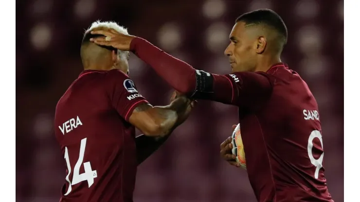 Con dos goles de Sand y un cabezazo agónico, Lanús le ganó a São Paulo