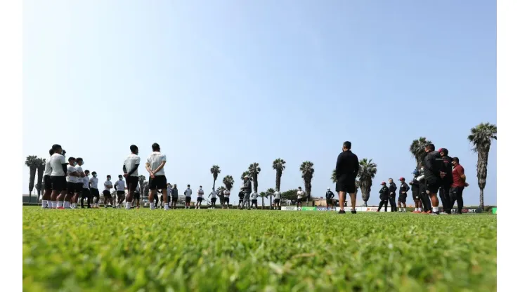 Universitario de Deportes entrena en Campomar.
