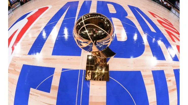 El trofeo Larry O'Brien
