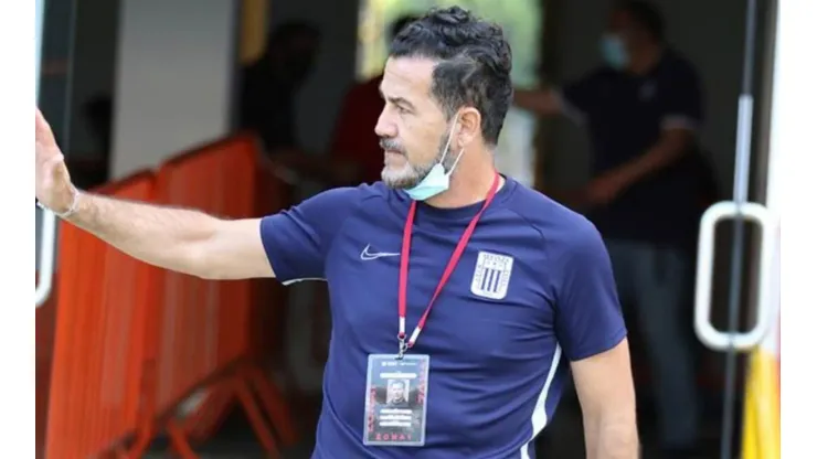 Daniel Ahmed fue el DT que termino en Alianza Lima.
