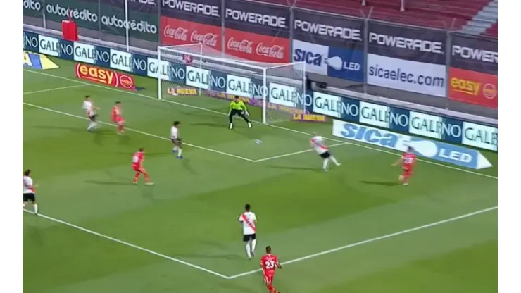 Argentinos entró al área de River haciendo paredes y metió un golazo para el 1 a 1