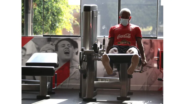 Jefferson Farfán viene entrenando en la Videna.
