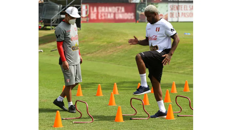 Jefferson Farfán viene entrenando en la Videna.
