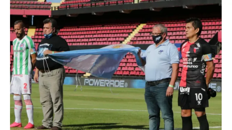 Colón mantuvo el invicto con un aburrido empate ante Argentinos