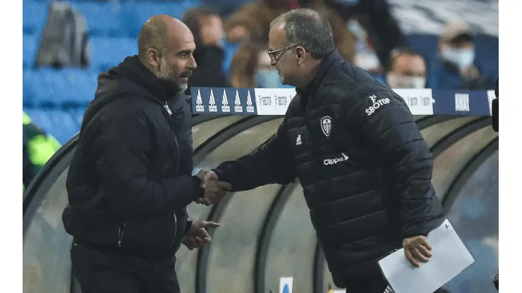 Guardiola, sobre Bielsa: "Denle el Manchester City y verán como gana trofeos"