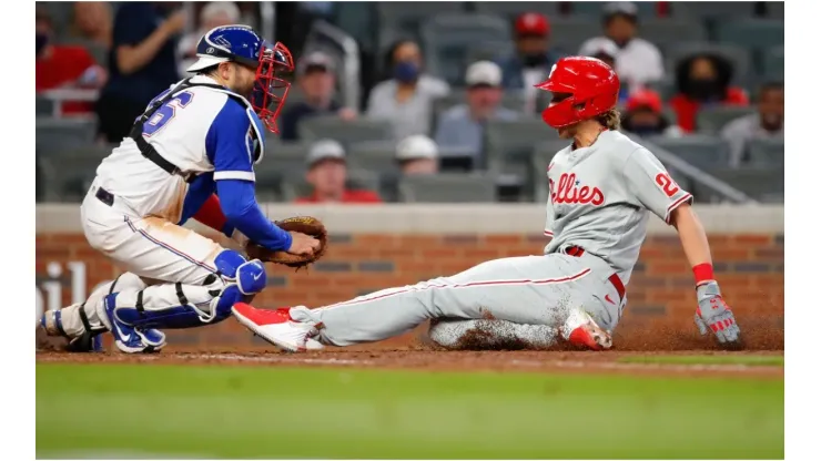 La jugada de la polémica en el Phillies-Braves (Foto: Getty)
