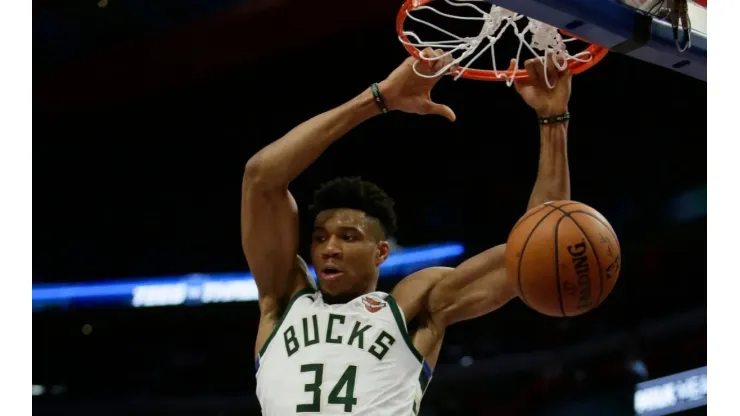 Giannis Antetokounmpo volvió a brillar con los Bucks (Getty Images)
