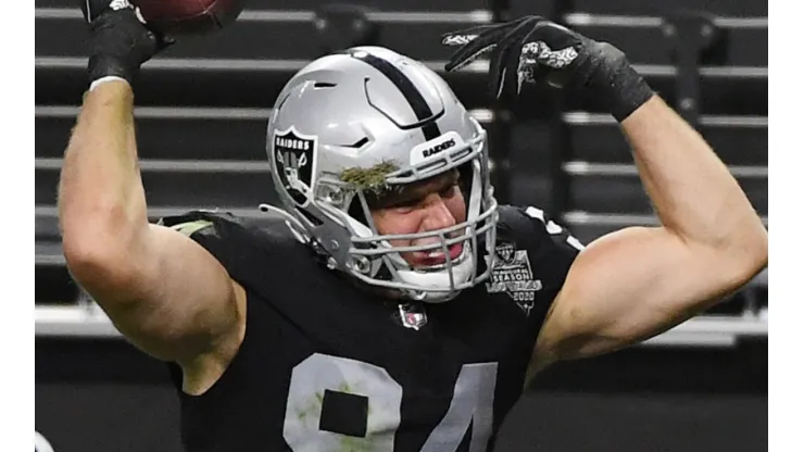 Carl Nassib, liniero defensivo de Las Vegas Raiders
