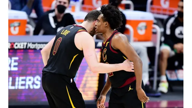 Kevin Love y Collin Sexton.
