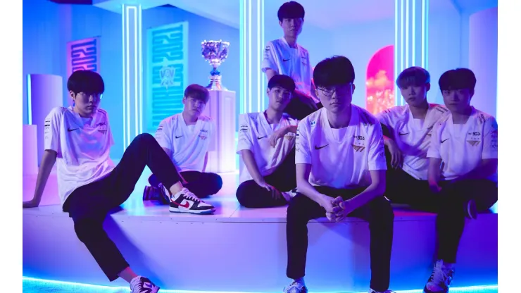 T1 domina a 100 Thieves y pasa a los cuartos de final de Worlds 2021