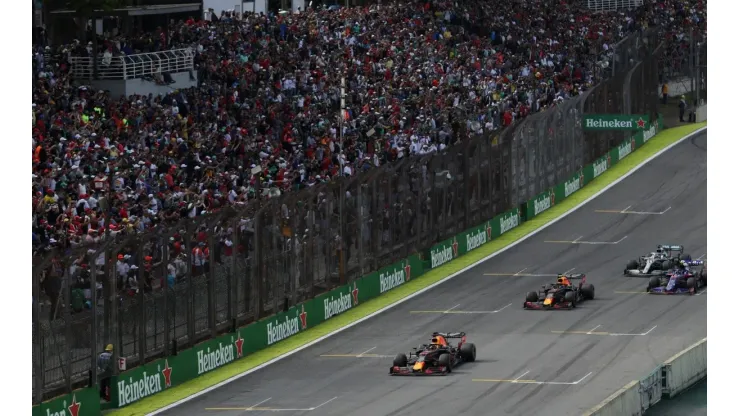 Una vista de las Arquibancadas, característica del Gran Premio de Brasil (Foto: Getty Images).
